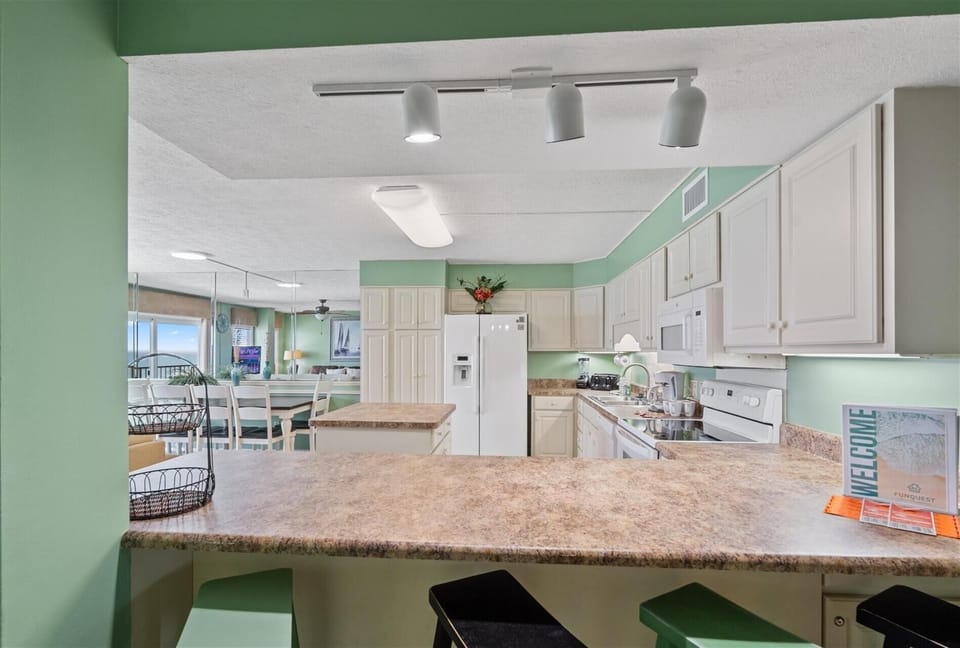 Condo, Multiple Beds (The Summit 1512) | Private kitchen | Oven, stovetop, dishwasher, toaster