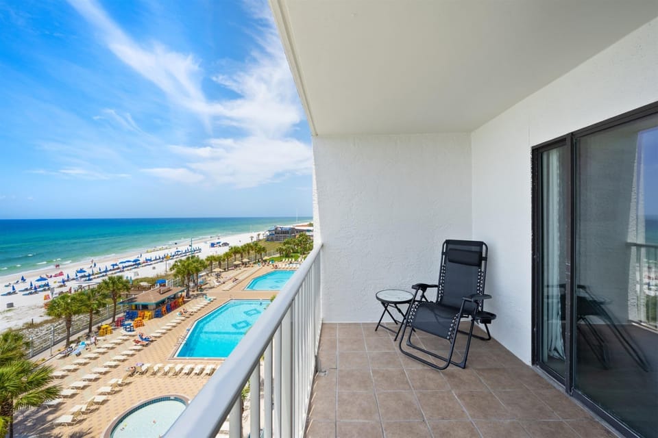 Condo, 1 King Bed with Sofa bed (The Summit 626) | Property grounds