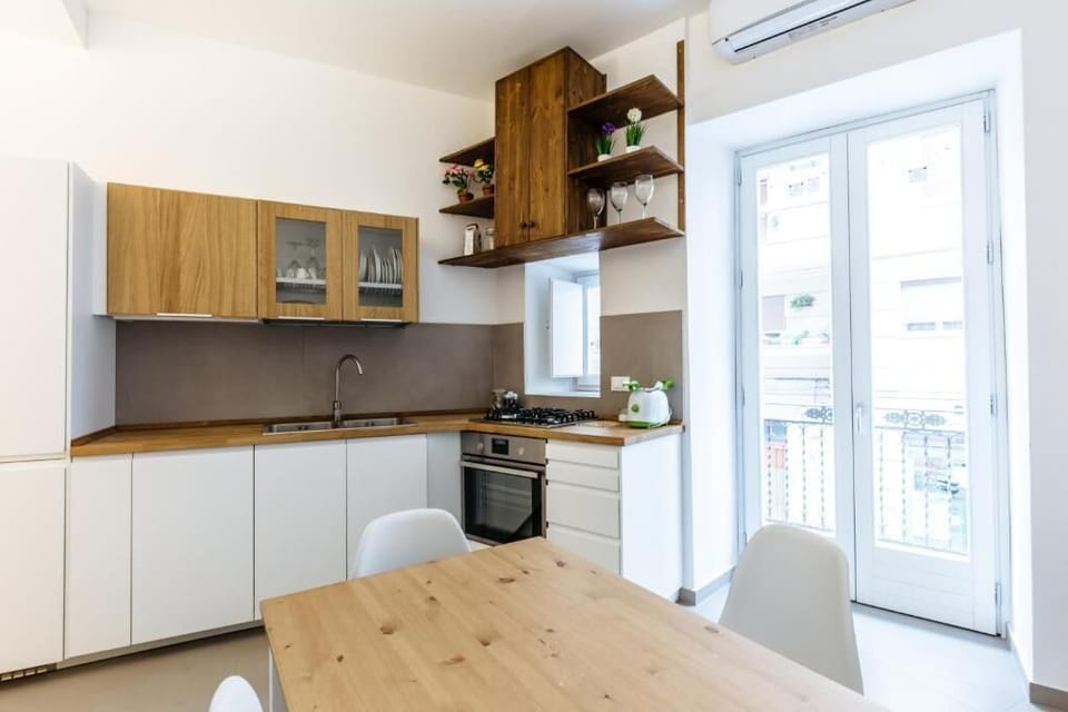City Apartment | Private kitchen | Fridge, oven, stovetop, electric kettle