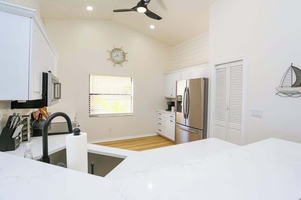 Unleash your culinary creativity in the heart of the home – welcome to the kitchen area.