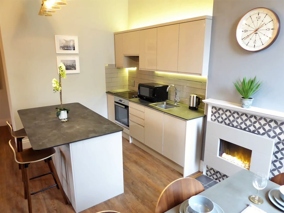 House | 1 bedroom, desk, soundproofing, iron/ironing board