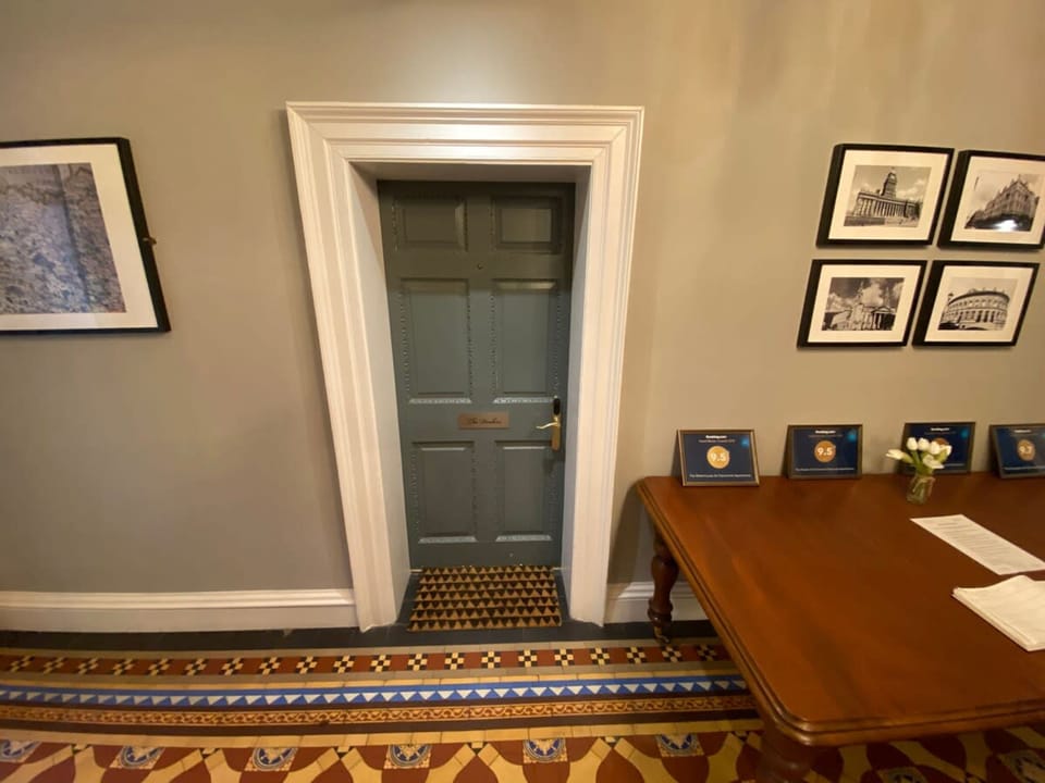 House | 1 bedroom, desk, soundproofing, iron/ironing board