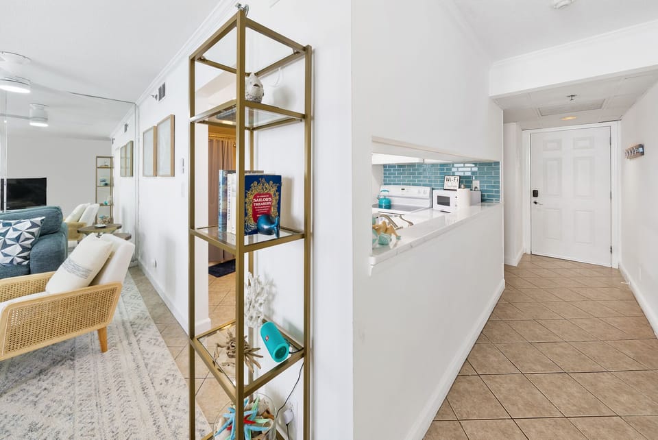 Well-equipped kitchen, perfect for cooking and staying in.

