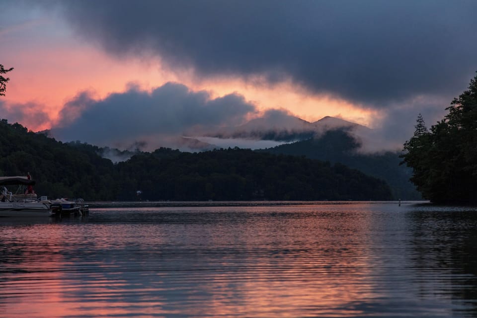 Lakeside Cabin Sunset View