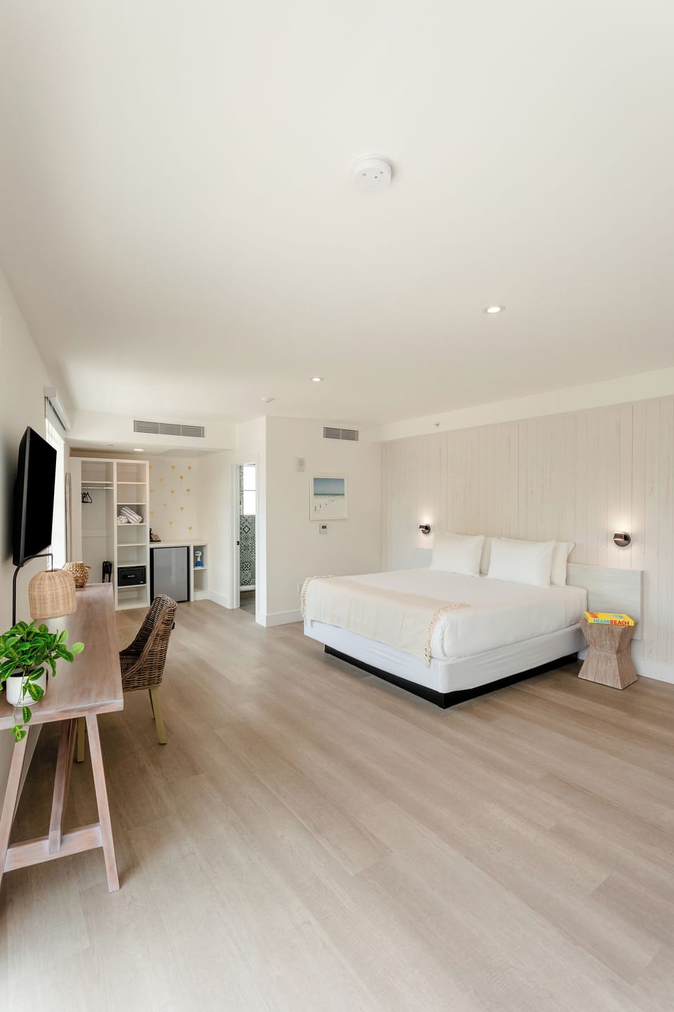 Premium Room, Balcony | Premium bedding, in-room safe, laptop workspace, blackout drapes