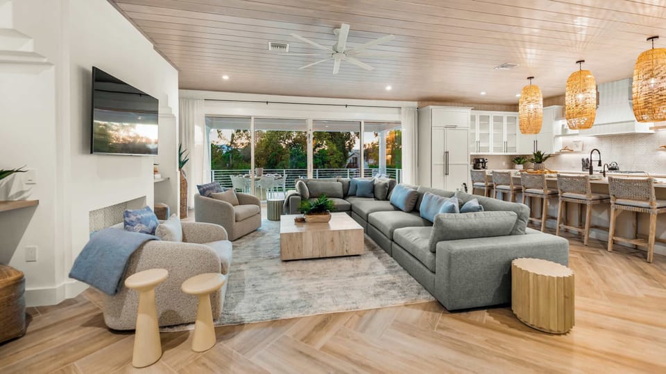 Great Room - Open Floor Plan - Balcony Access - Lake Views