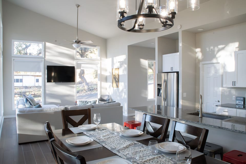 Dining Room and Table