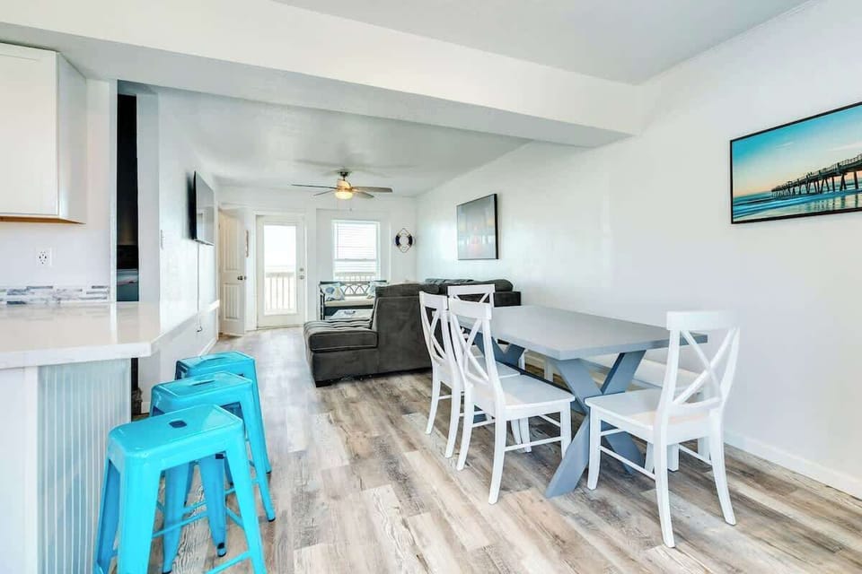 Bar and Dining Area