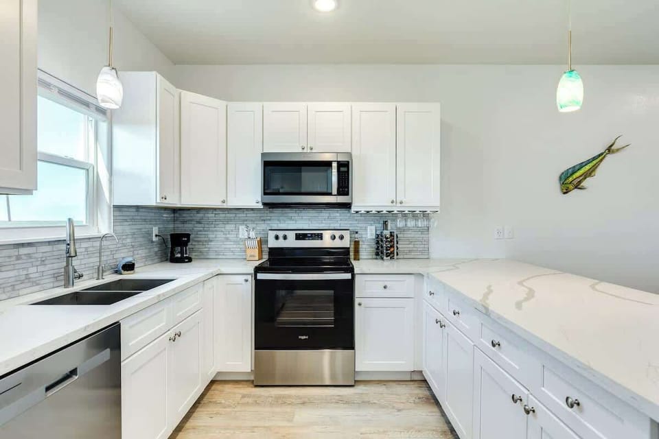 Open Kitchen w/ Stocked Necessities