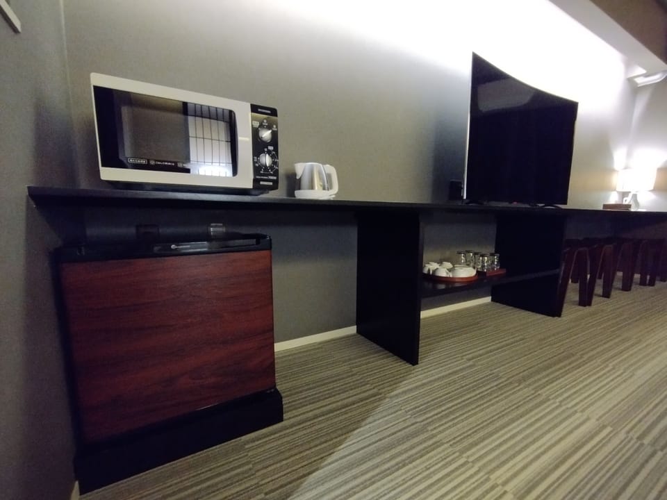 City Room, 1 Bedroom | 1 bedroom, desk, blackout drapes, soundproofing