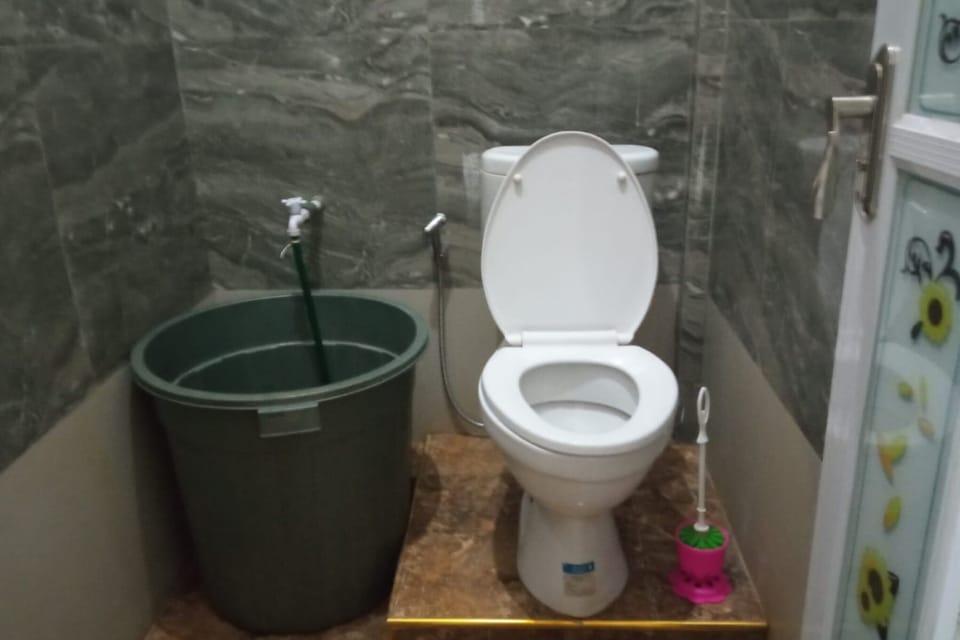 Standard Twin Room | Bathroom | Shower, soap