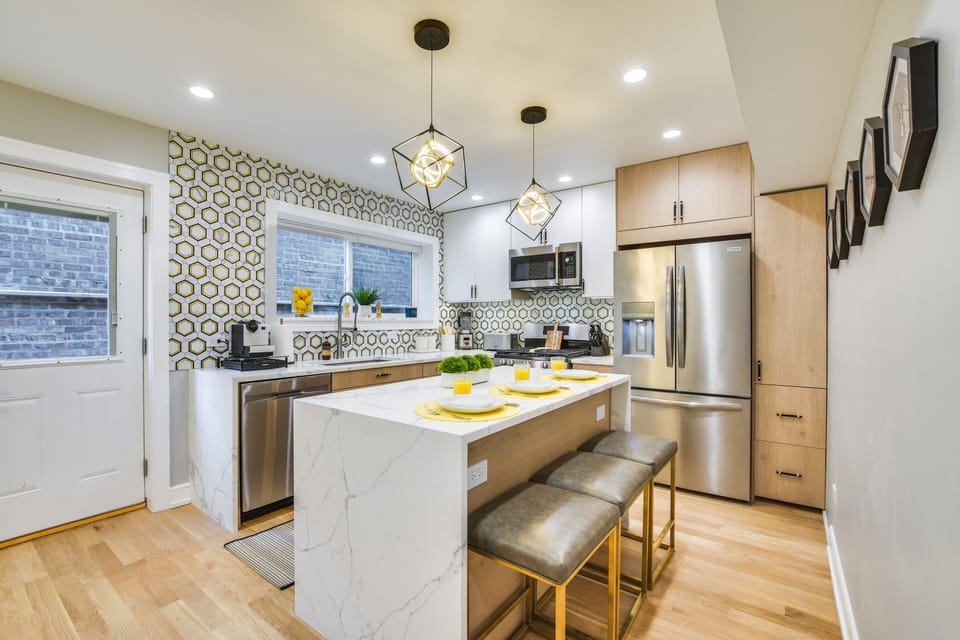 Kitchen | Main Level