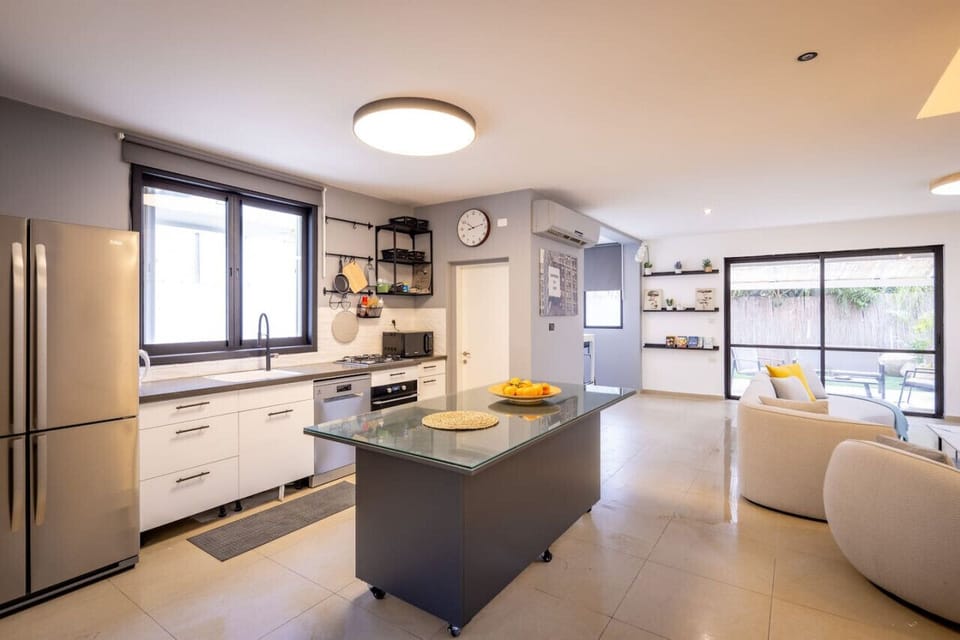 Villa, 5 Bedrooms, Patio, Garden View | Interior