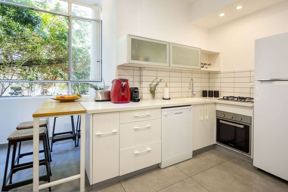 Apartment, 2 Bedrooms, Patio, Courtyard View | Interior