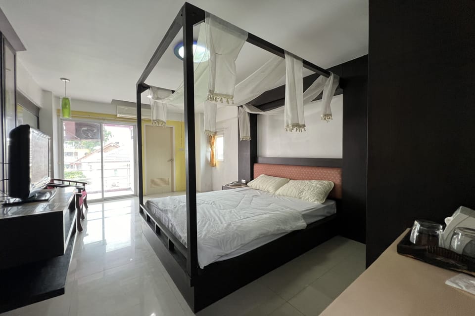 Standard Room | Desk, free WiFi, bed sheets