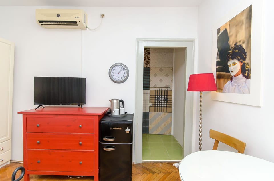 Studio (A1) | 1 bedroom, iron/ironing board, free WiFi