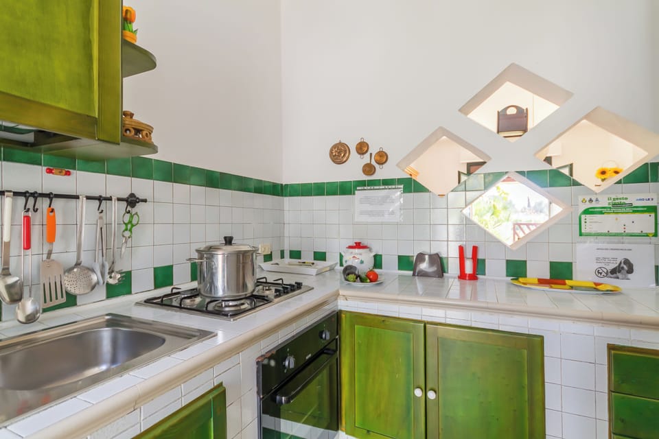 Standard House, 2 Bedrooms, Air conditioning (Villetta Fina Bella -Near Sandy Beach) | Private kitchen