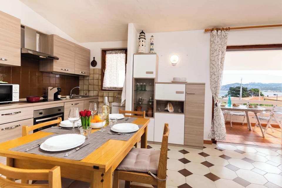 Family Apartment, Multiple Bedrooms (La Lampara House) | Private kitchen | Fridge, microwave, oven, stovetop