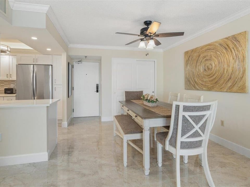 Open Kitchen to Dining