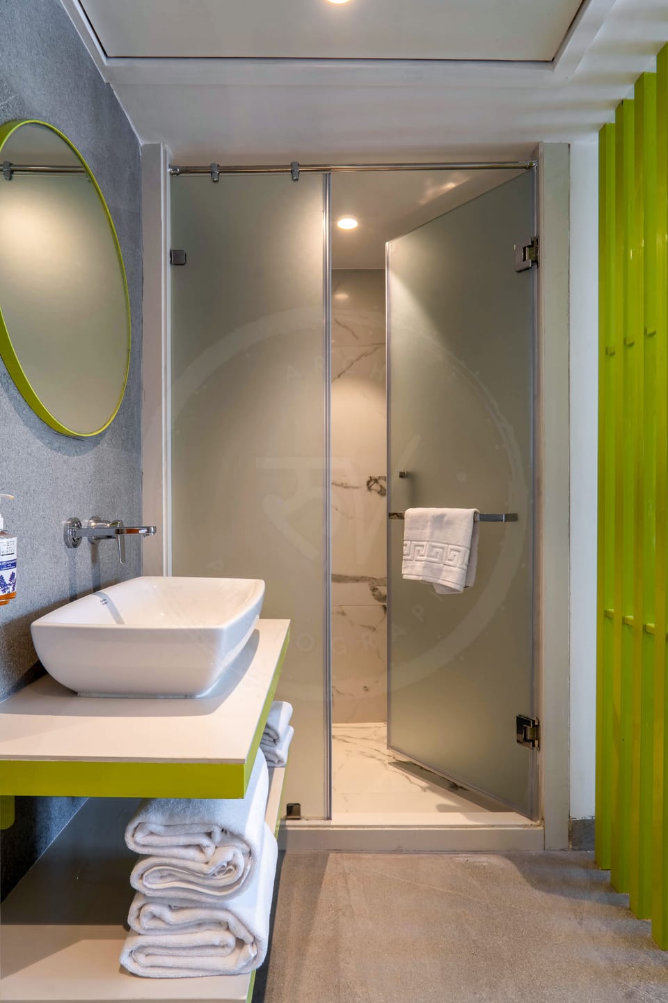 Basic Double Room, City View | Bathroom | Free toiletries, hair dryer, towels, soap