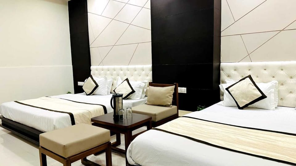 Family A/C Room | 1 bedroom, soundproofing, free WiFi