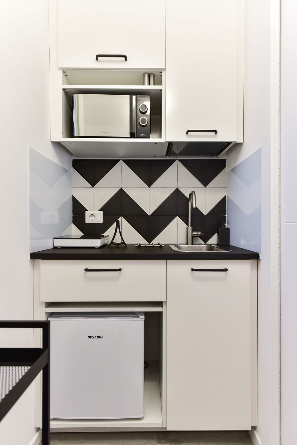 Fridge, microwave, stovetop, cookware/dishes/utensils