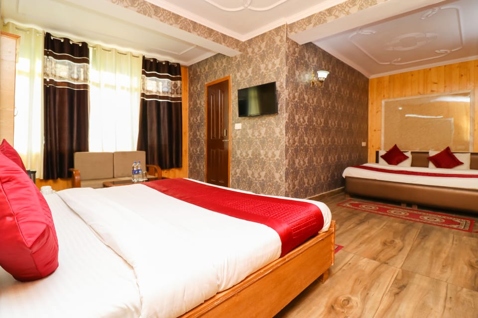 Deluxe Double Room | Free WiFi, bed sheets