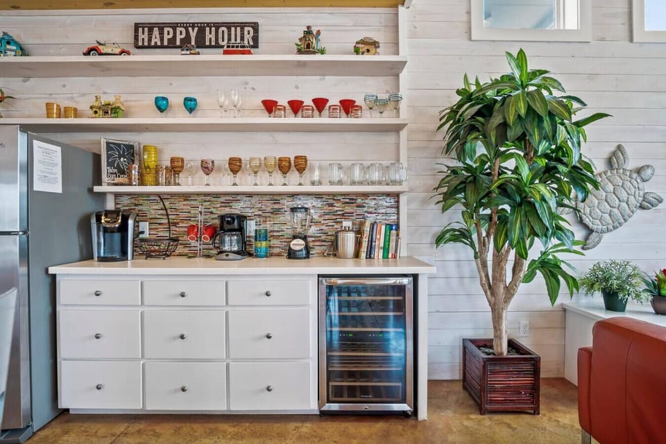 `Happy hour ready – your own beachy beverage station!`