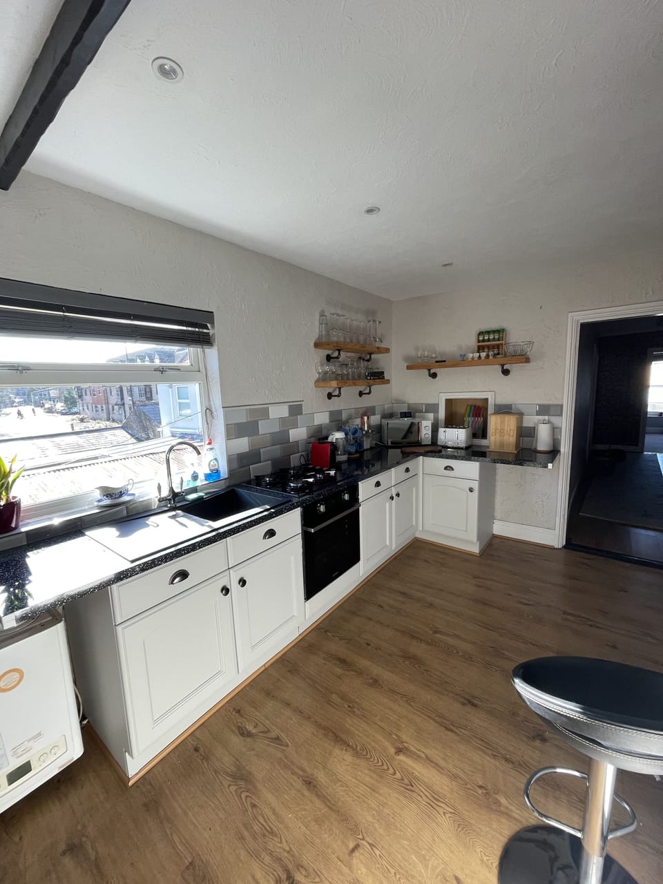 Apartment | Private kitchen | Fridge, microwave, oven, stovetop