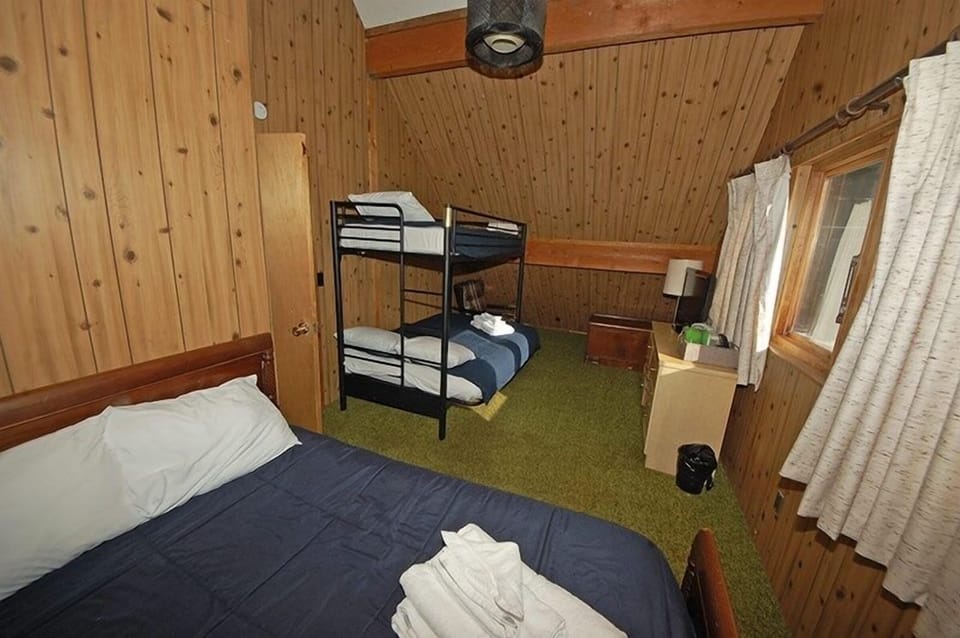 Cabin, 3 Bedrooms | 3 bedrooms, bed sheets