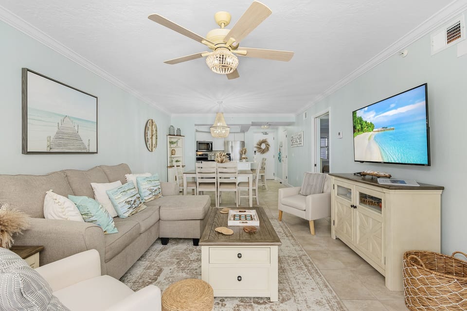Condo, 2 Bedrooms | Living area | Smart TV
