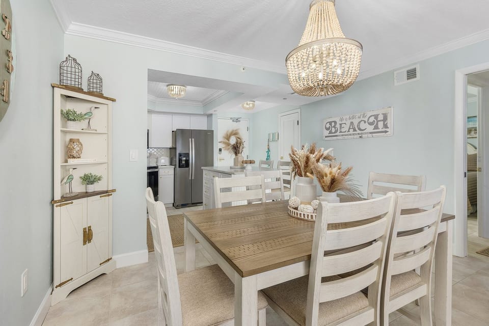 Condo, 2 Bedrooms | Dining