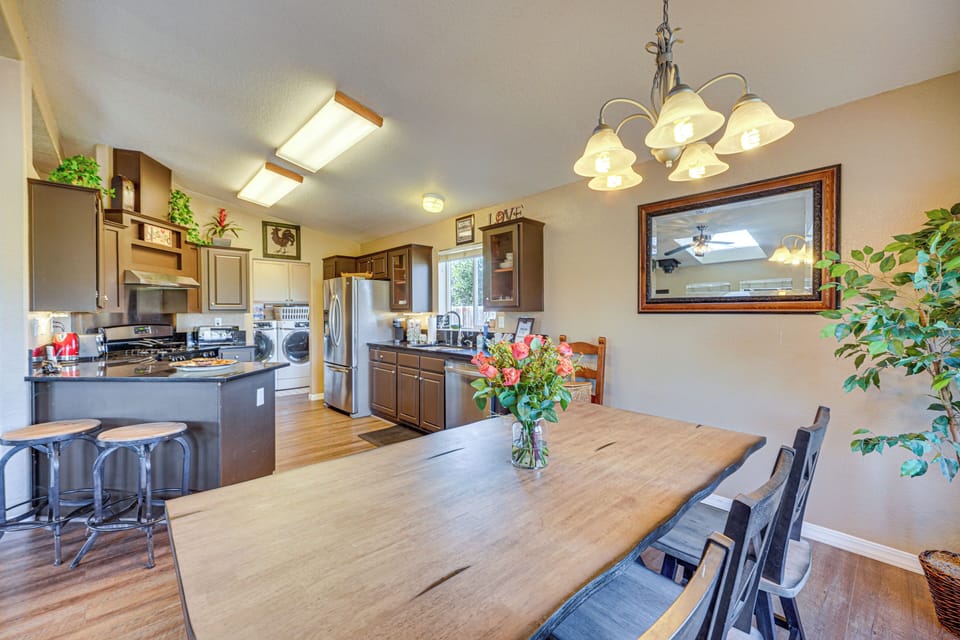House (3 Bedrooms) | Interior