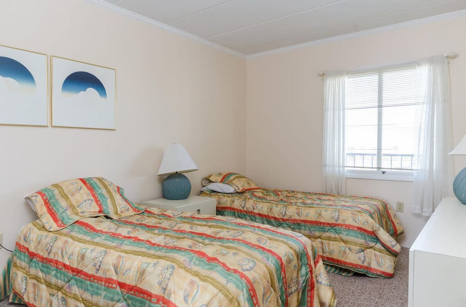 2nd Bedroom 01