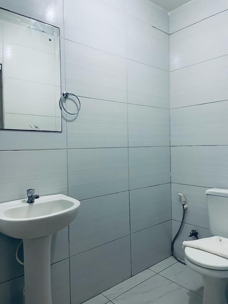 Suite 06 to 09 | Bathroom | Shower, towels
