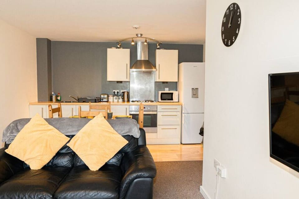 Comfort Apartment | Living area | 32-inch LED TV with digital channels