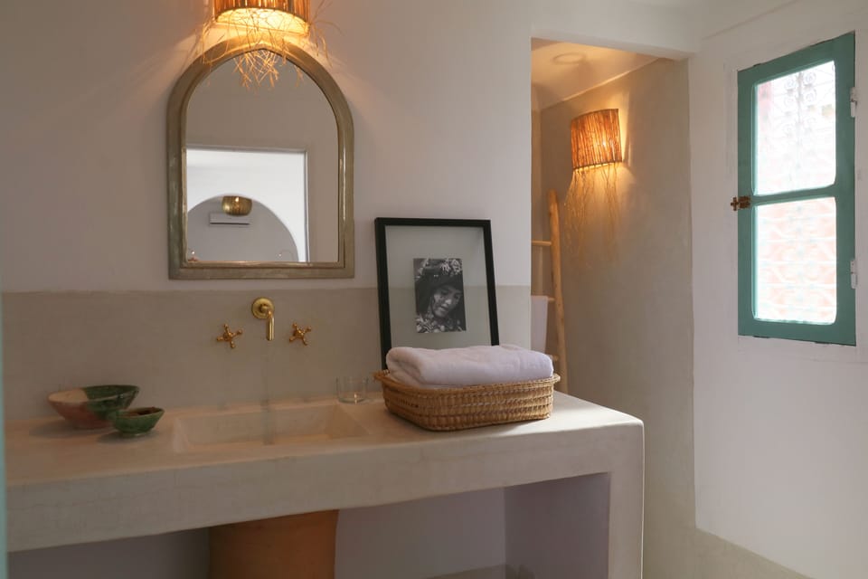 Quadruple Room, Garden View | Bathroom | Free toiletries, towels, soap, shampoo