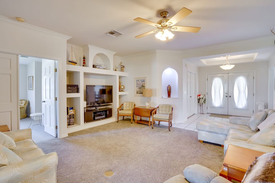 Living Room | Flat-Screen TV w/ DVD Player | Central A/C + Heating