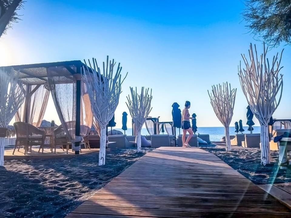 Private beach, black sand, beach bar