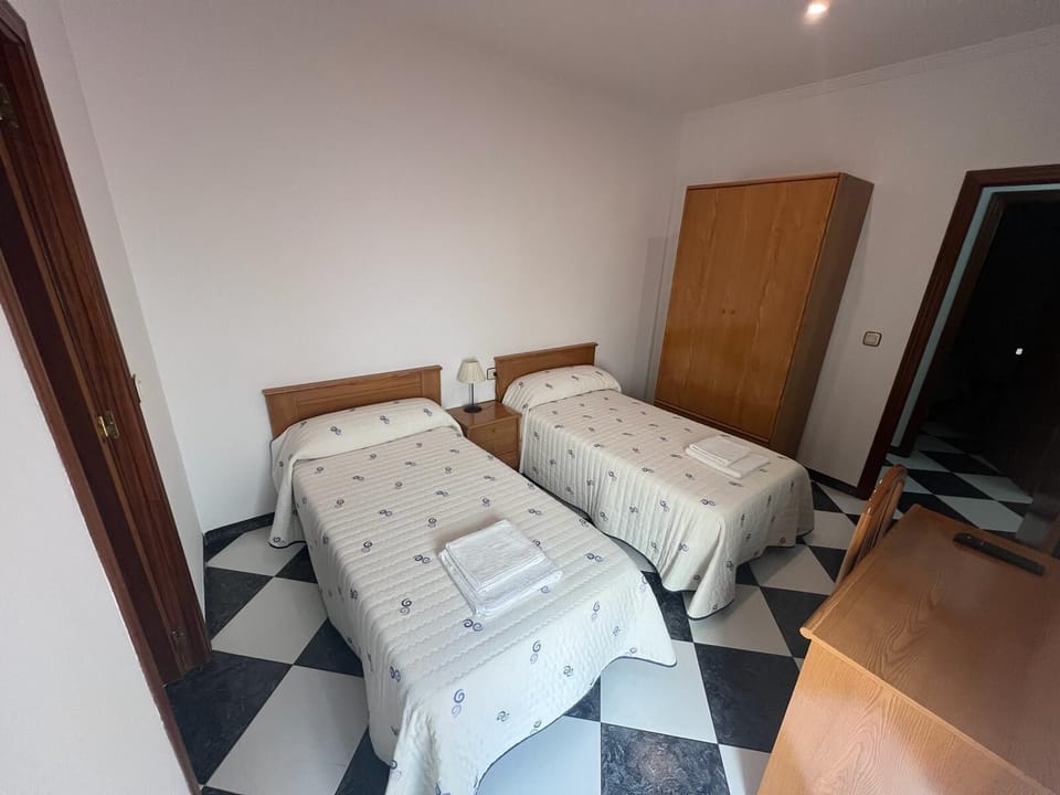 Standard Double Room | Free WiFi, bed sheets