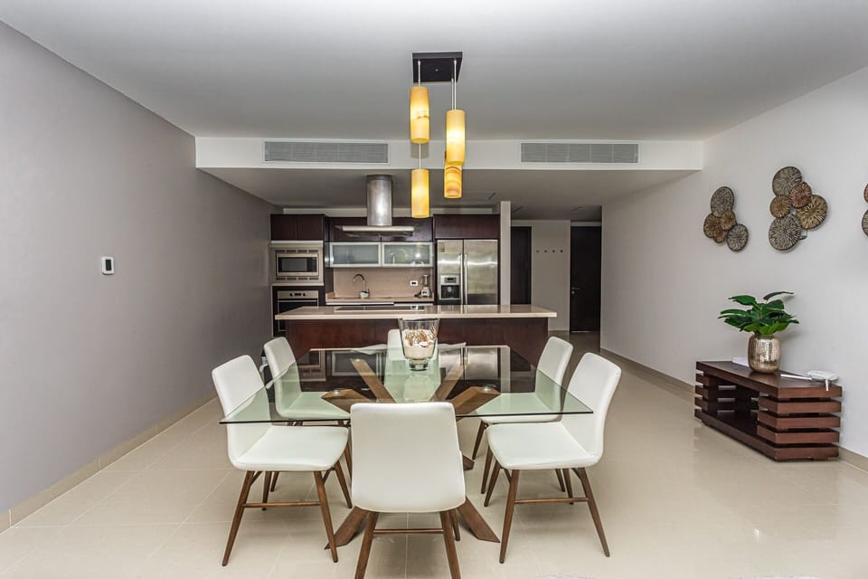 Dining Room,Dining Table,Furniture,Indoors,Table