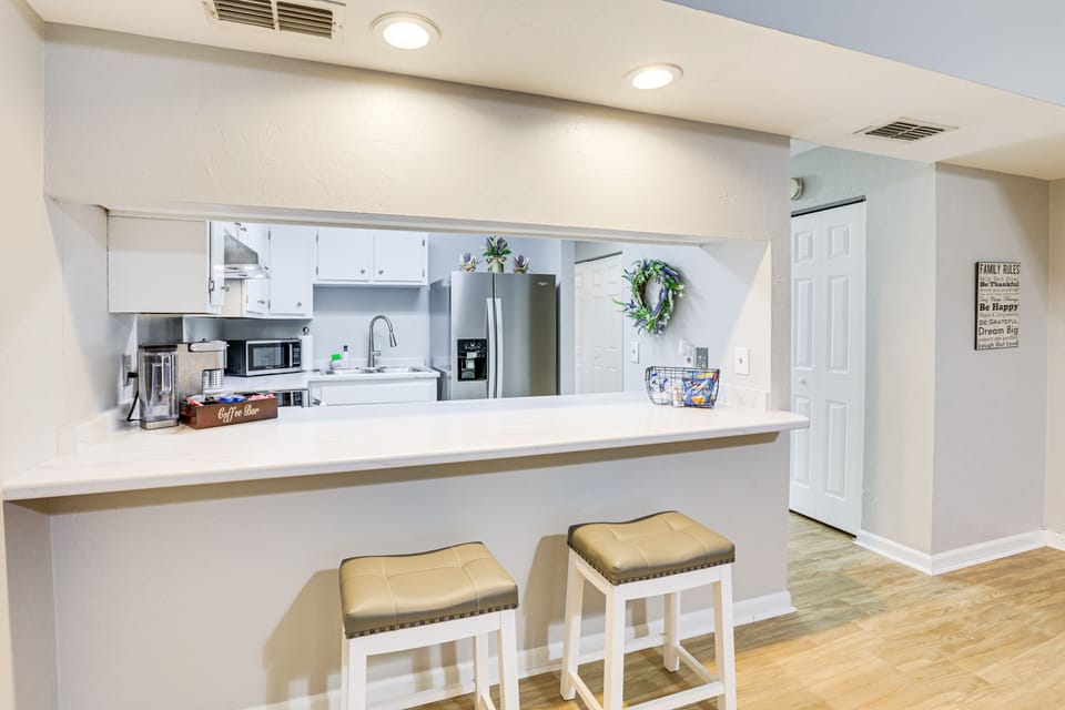 Kitchen | Trash Bags/Paper Towels | 1st Floor