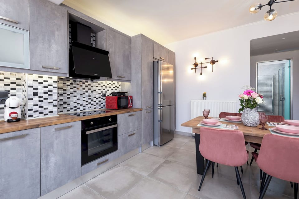 Your group's chef will love all the upgrades of this kitchen to prepare a feast!