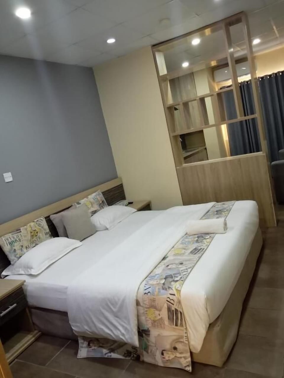 Luxury Room | Free WiFi, bed sheets