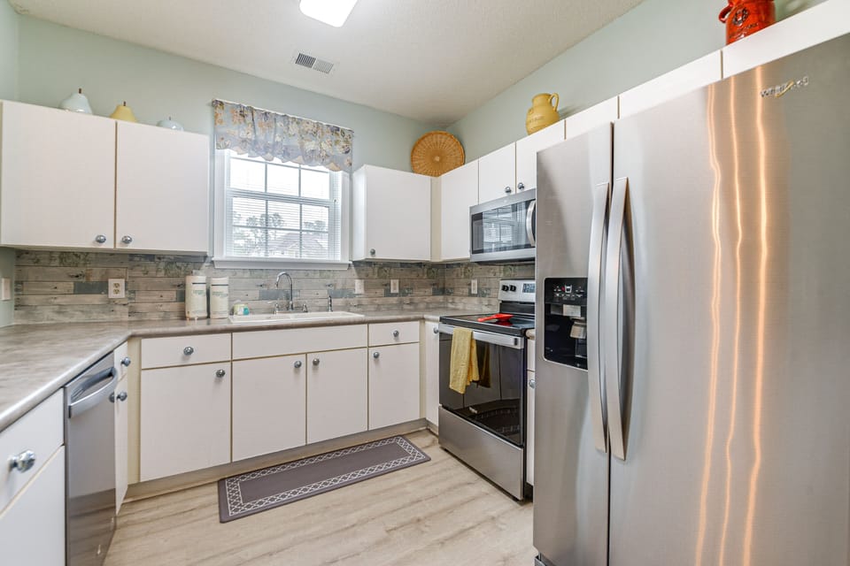 Kitchen | Drip Coffee Maker | Dishwasher | Modern Appliances