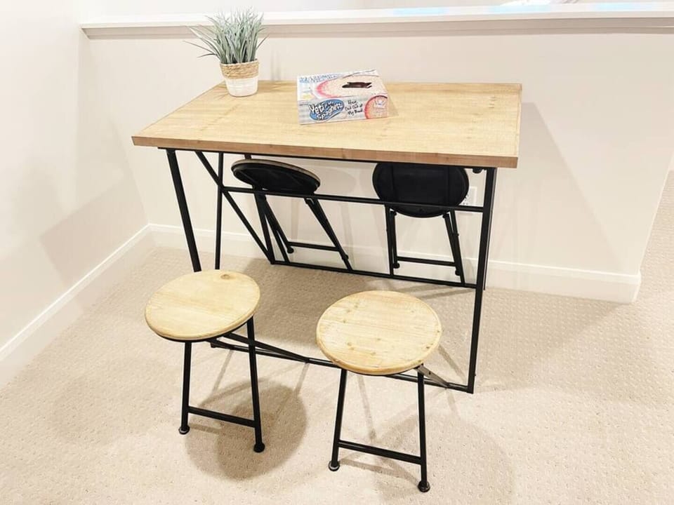 The table in the loft is a great place to play board games or cards. 