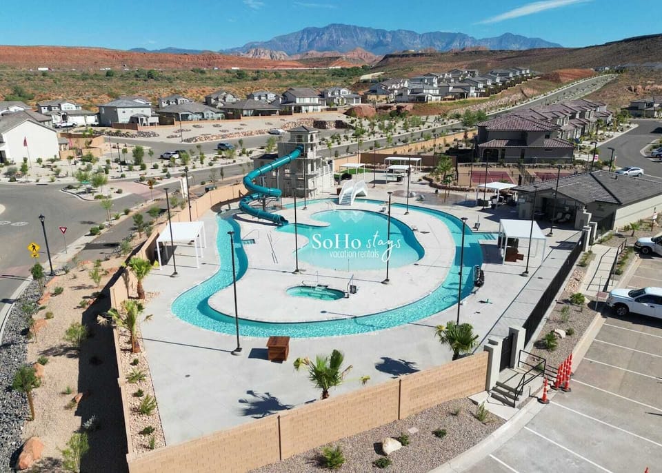 The neighborhood amenities are direcly across from our home. Perfect for families with little ones!!