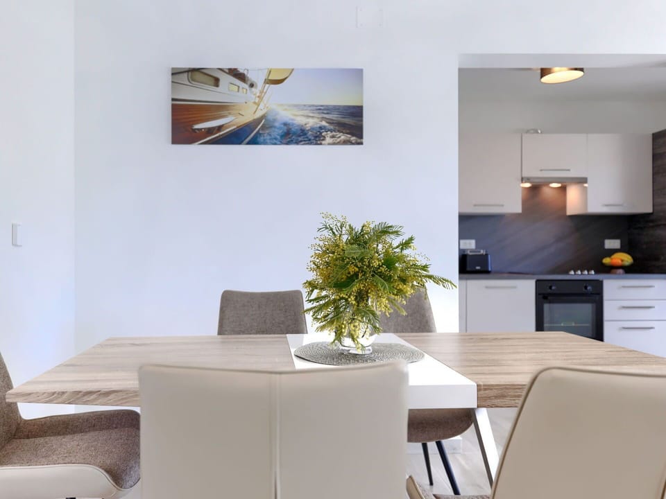 Table, Furniture, Property, Plant, Building, Comfort, Wood, Lighting, Couch, Interior Design