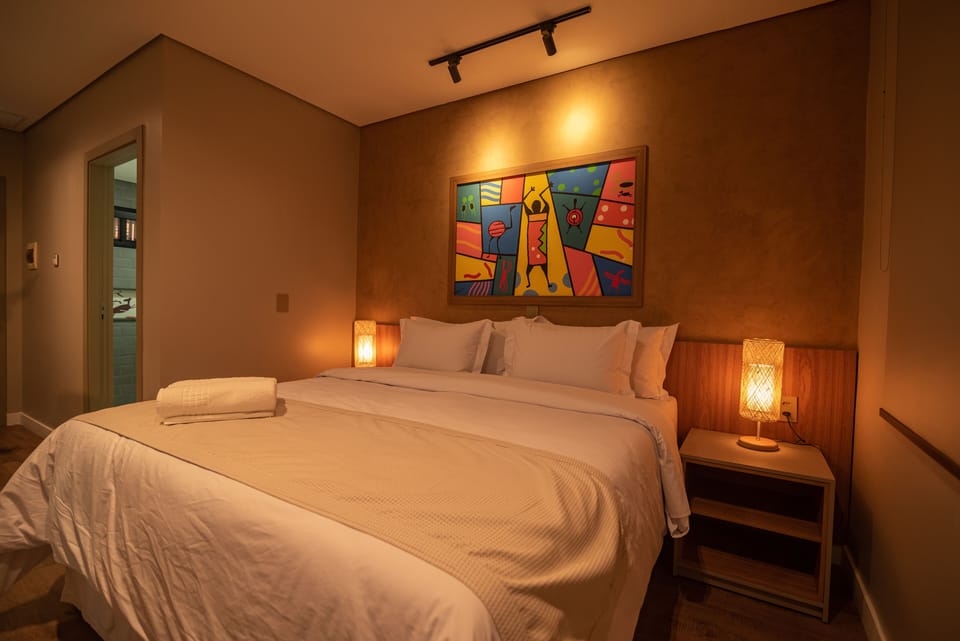 Standard Room | Premium bedding, pillowtop beds, minibar, in-room safe