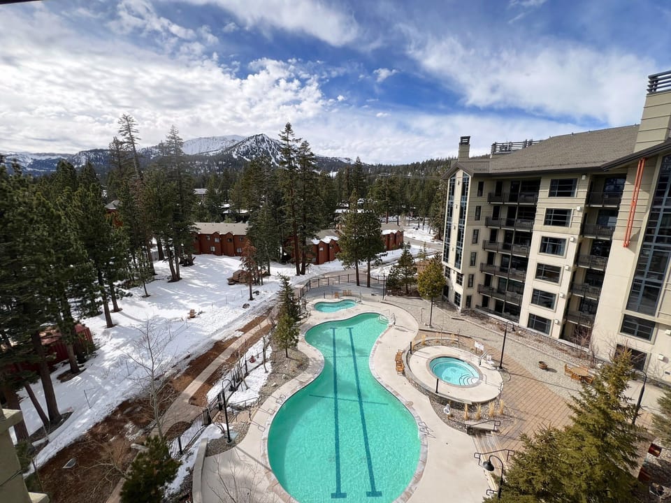 Beautiful pool/Mountain view from the living area.